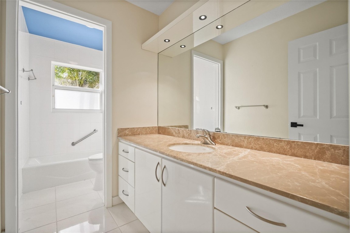 Hollywood Center Amd - Residential