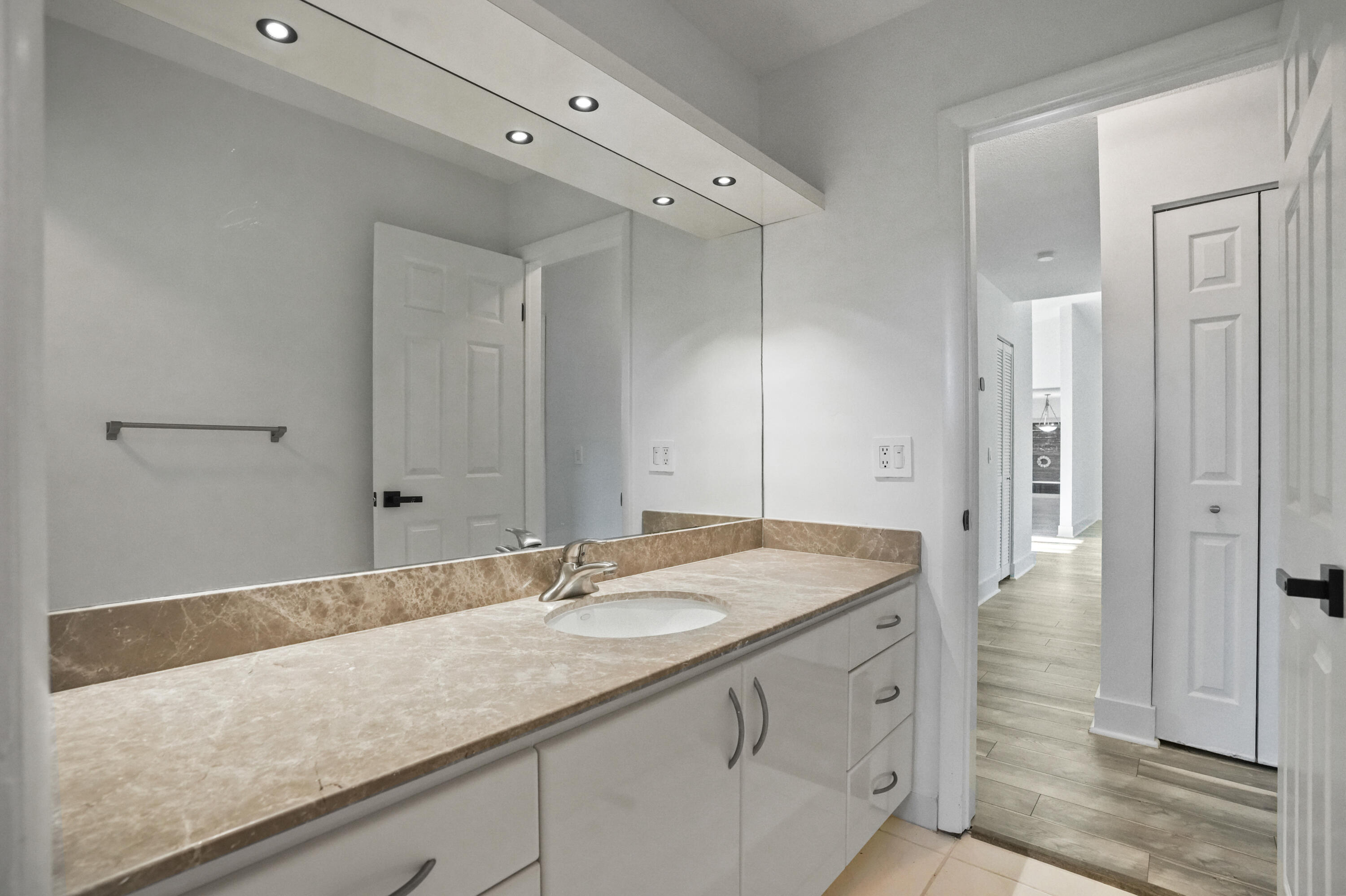 Hollywood Center Amd - Residential