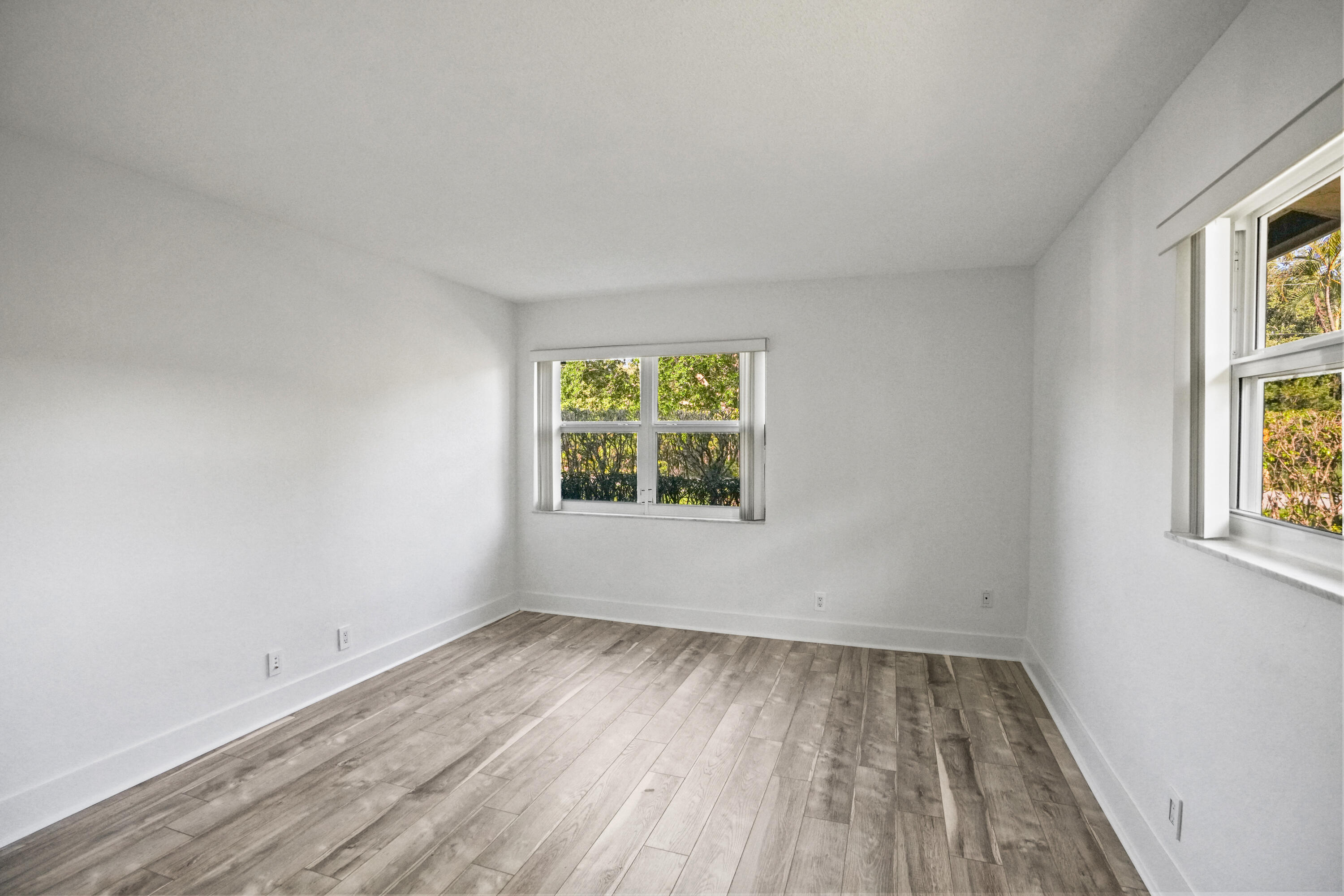 Hollywood Center Amd - Residential