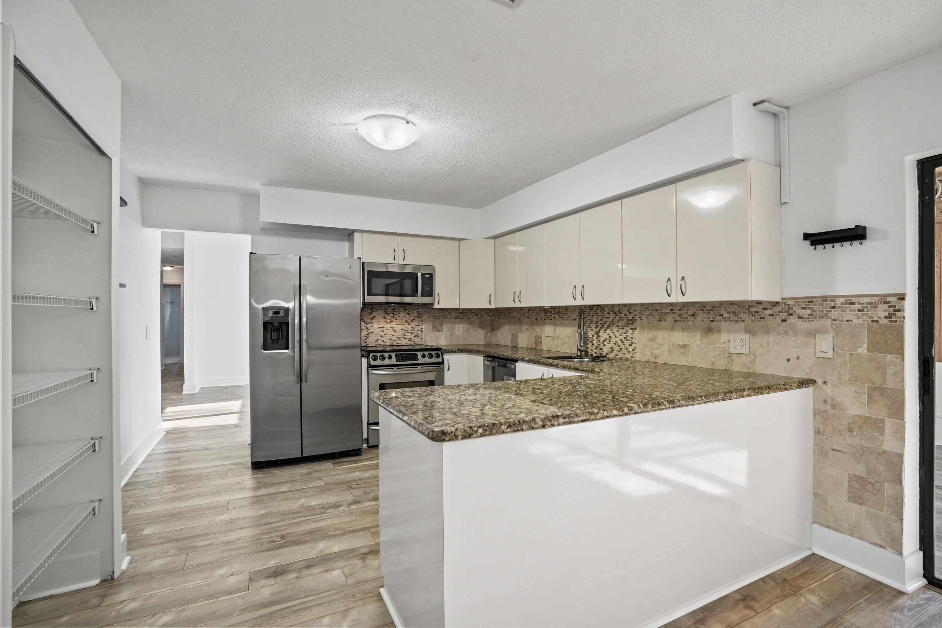 Hollywood Center Amd - Residential