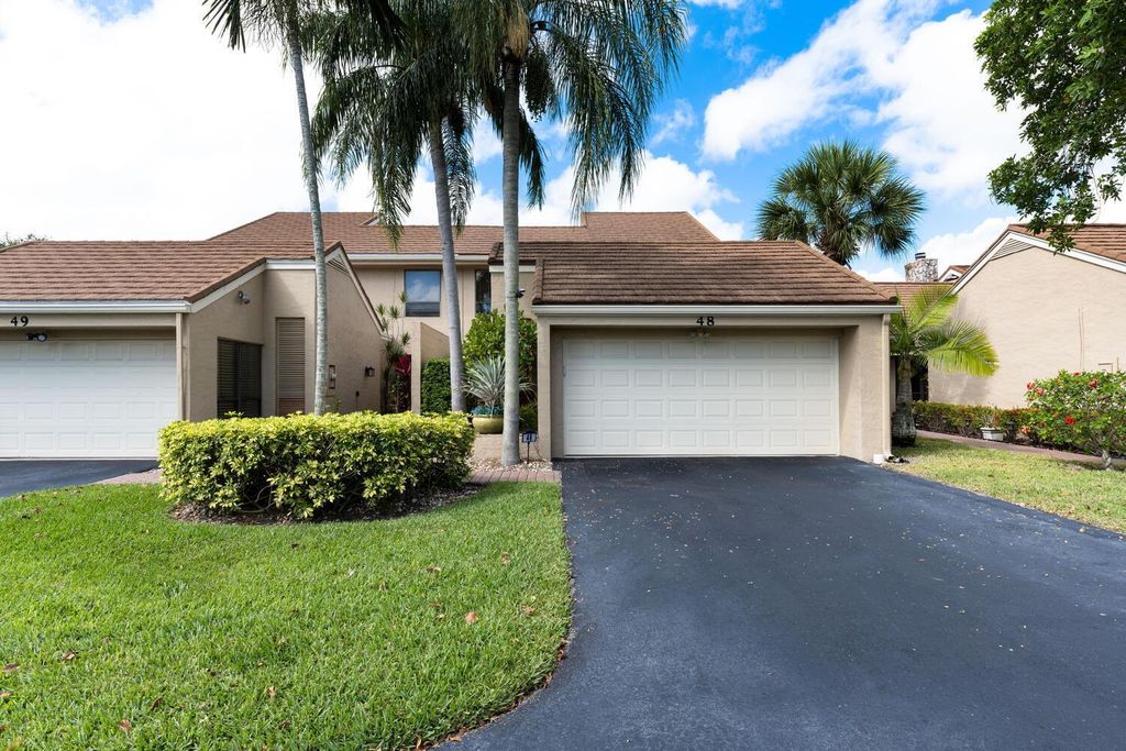Photo of 48 E Balfour Road, Palm Beach Gardens, FL 33418 (MLS # R10928918)