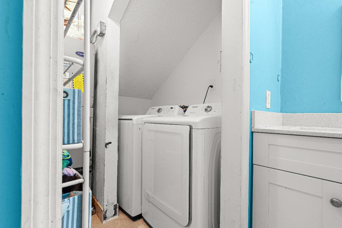 HANOVER SQUARE - Residential