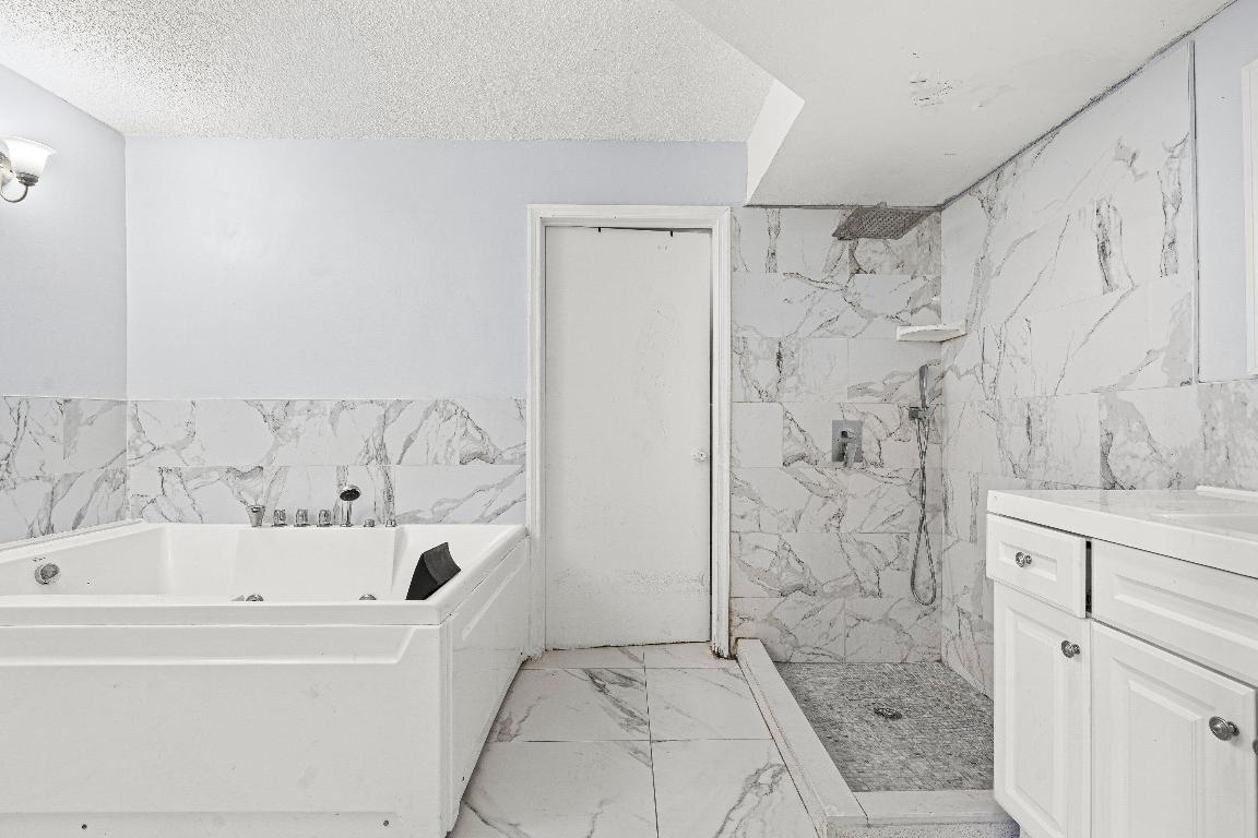 HANOVER SQUARE - Residential