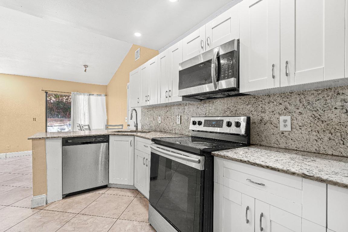 HANOVER SQUARE - Residential