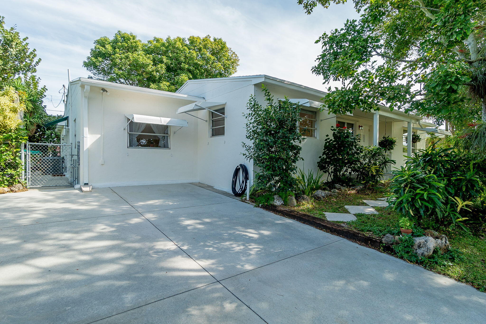 LAKE OSBORNE HEIGHTS - Residential