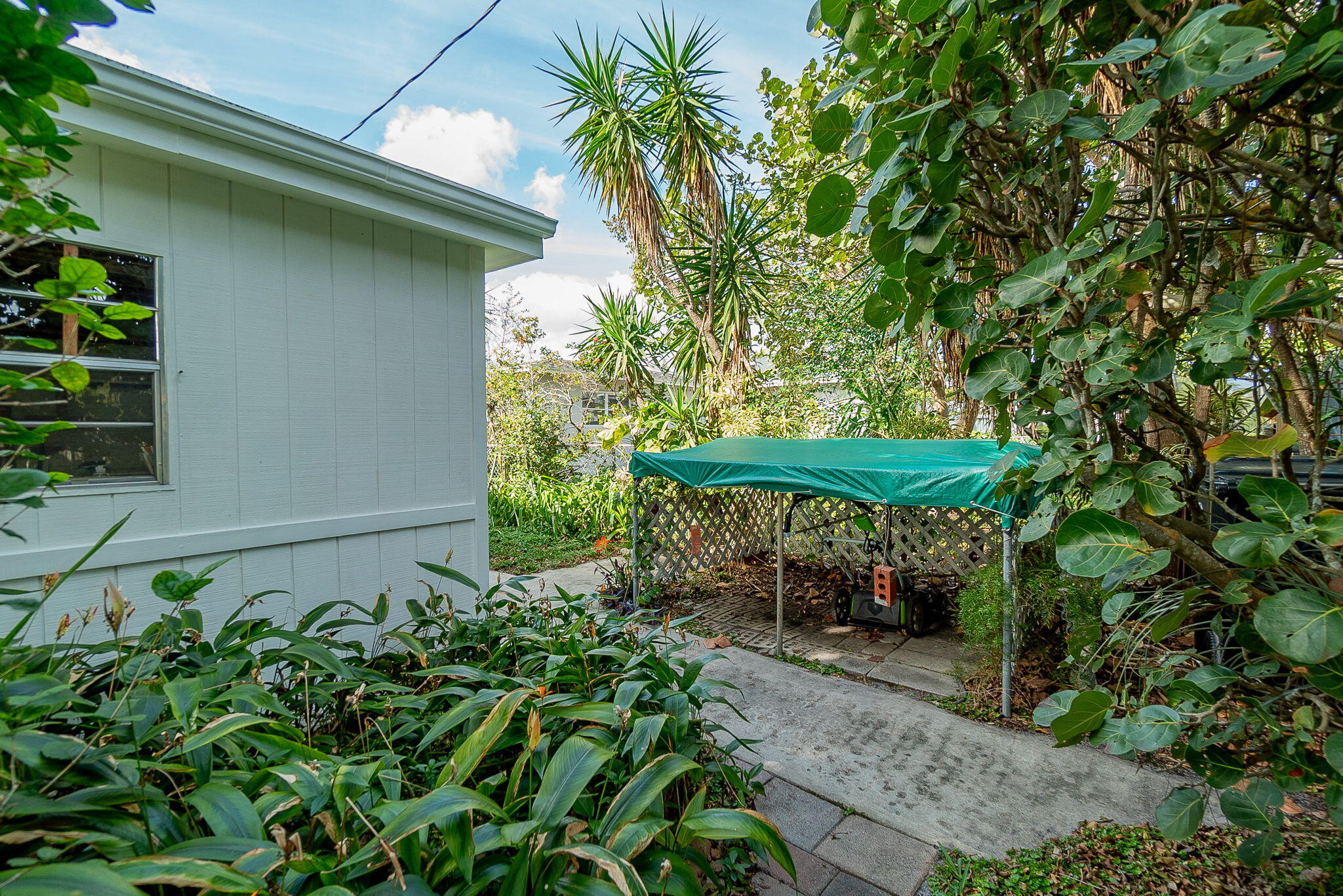 LAKE OSBORNE HEIGHTS - Residential