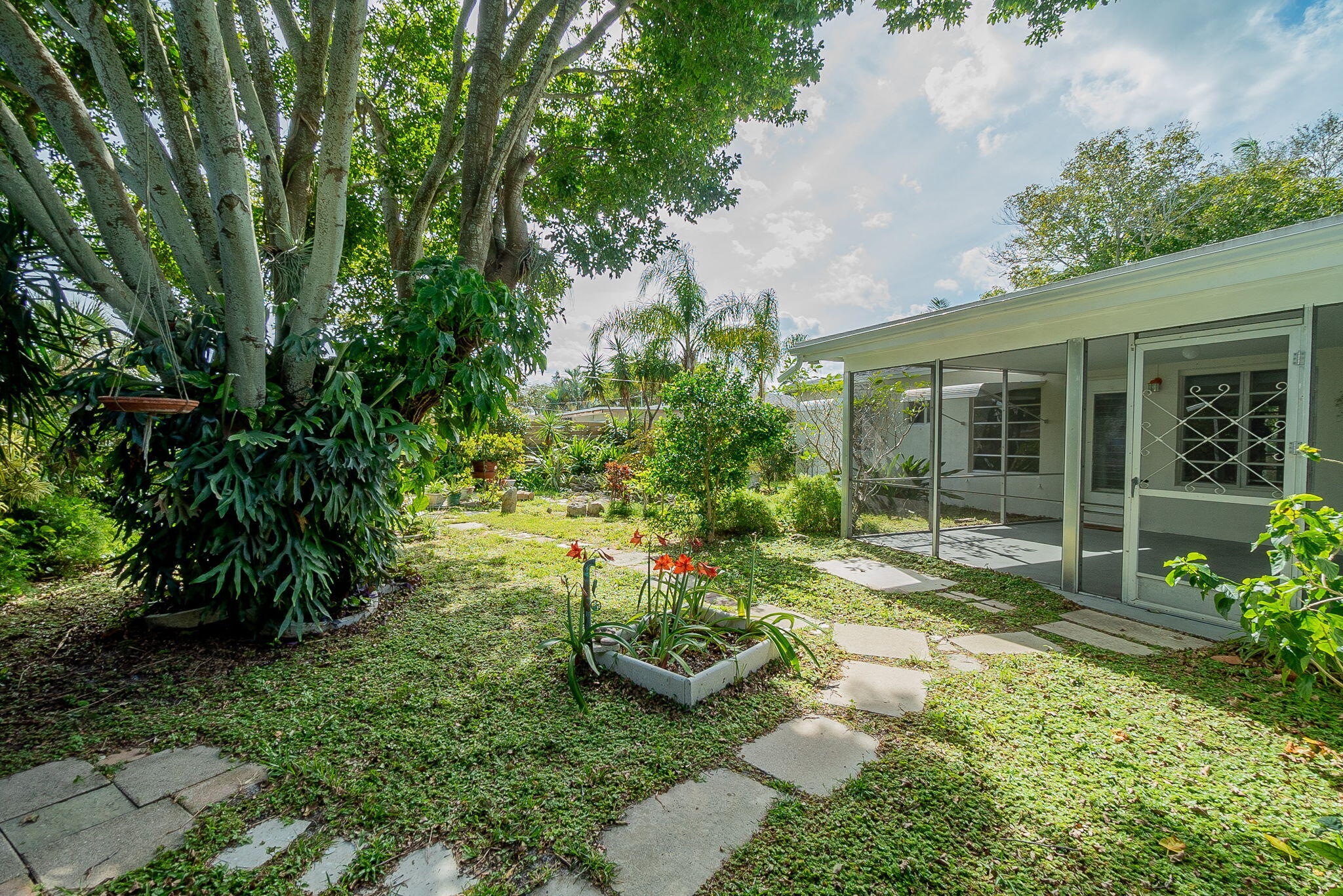 LAKE OSBORNE HEIGHTS - Residential