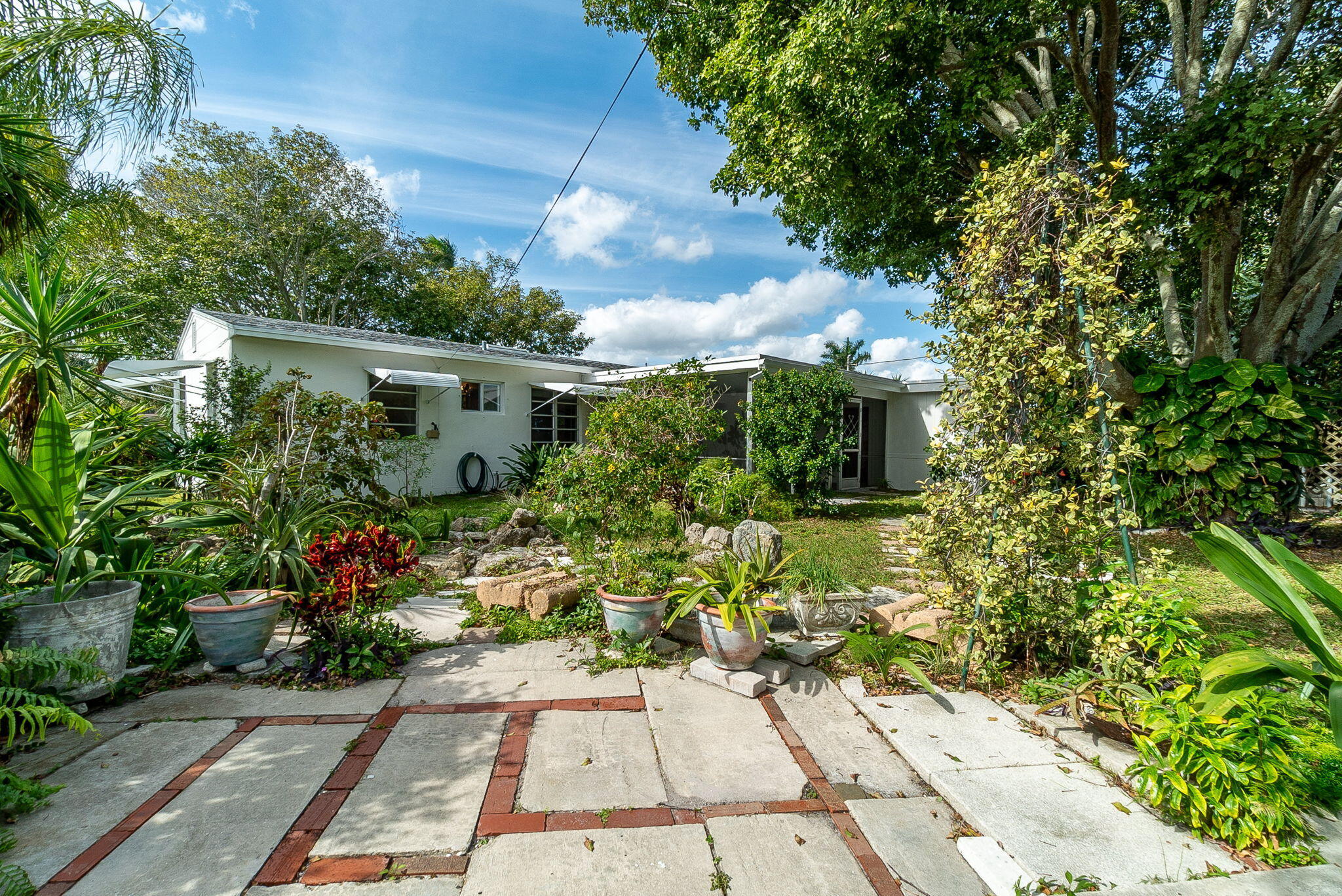 LAKE OSBORNE HEIGHTS - Residential