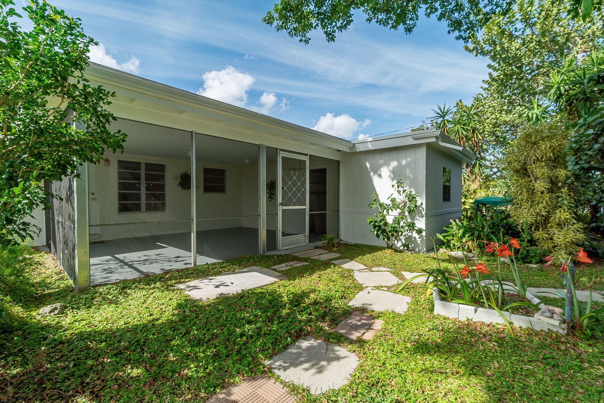 LAKE OSBORNE HEIGHTS - Residential