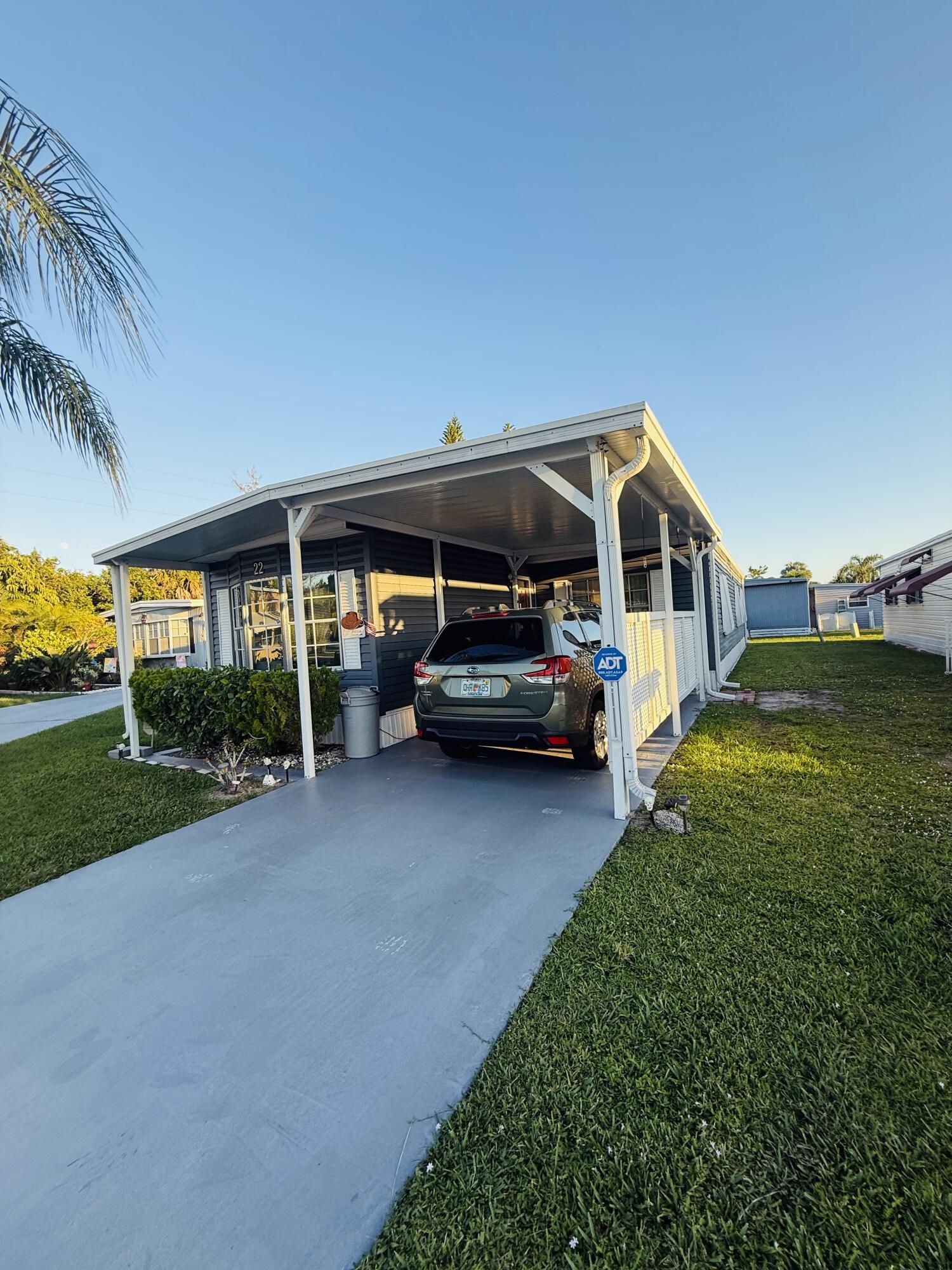 Spanish Lakes Riverf - Residential