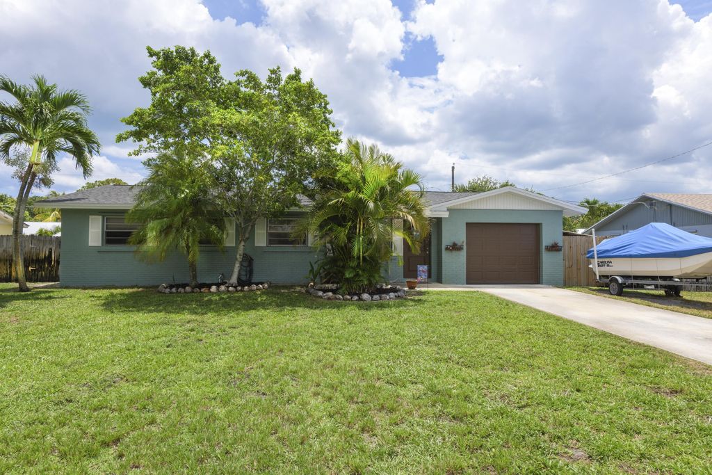Photo of 1301 SE Sand Dollar Lane, Stuart, FL 34996 (MLS # R10995800)