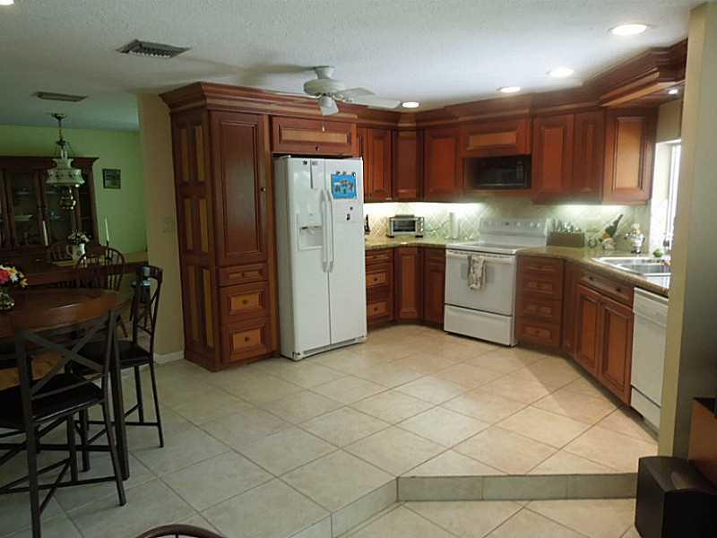 Rolling Hills Lake Estate - Residential