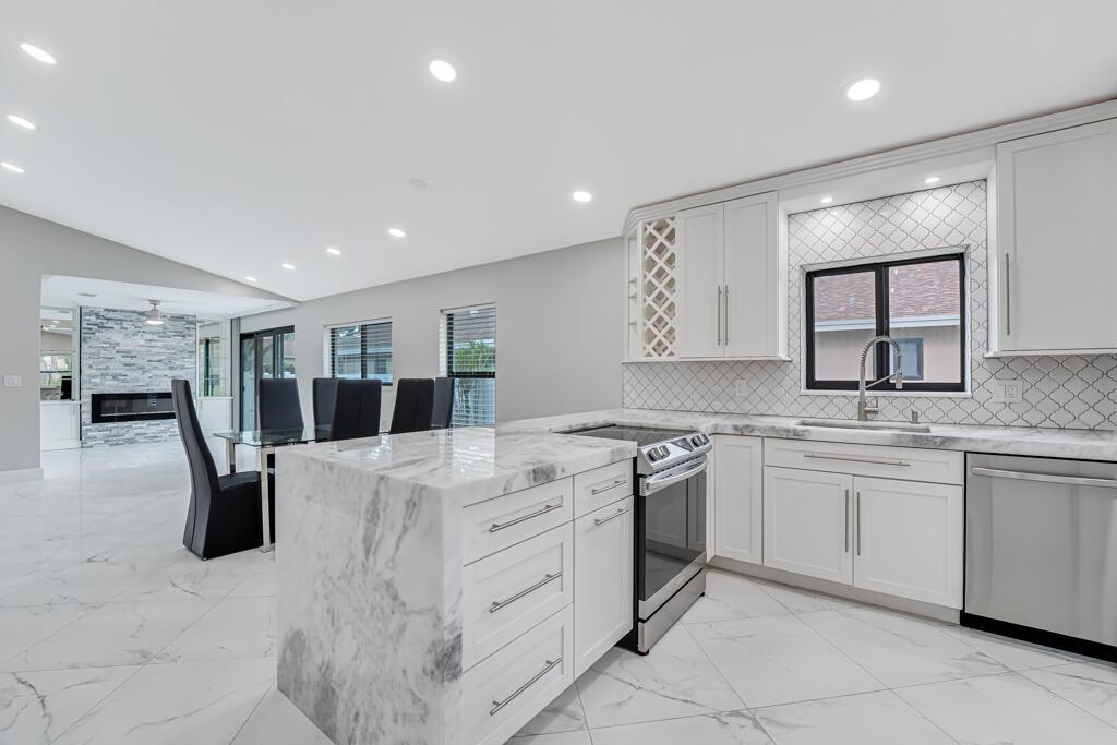 View photos, virtual tours, details... 8216 Sweetbriar Way
