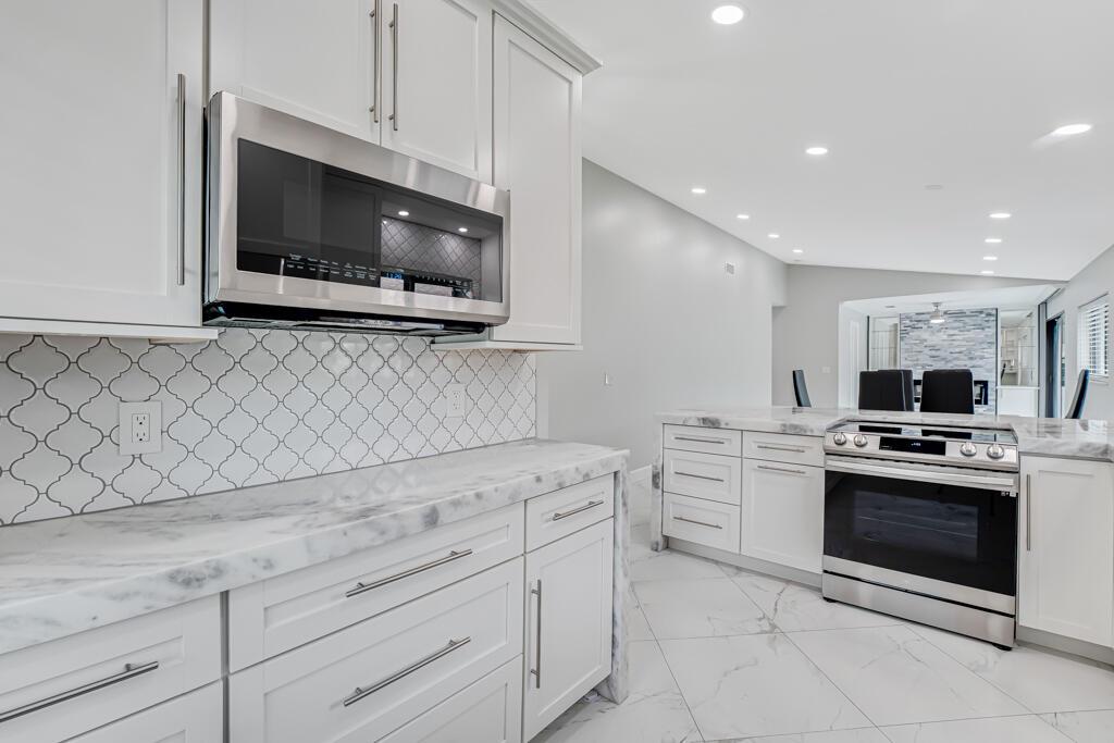 View photos, virtual tours, details... 8216 Sweetbriar Way