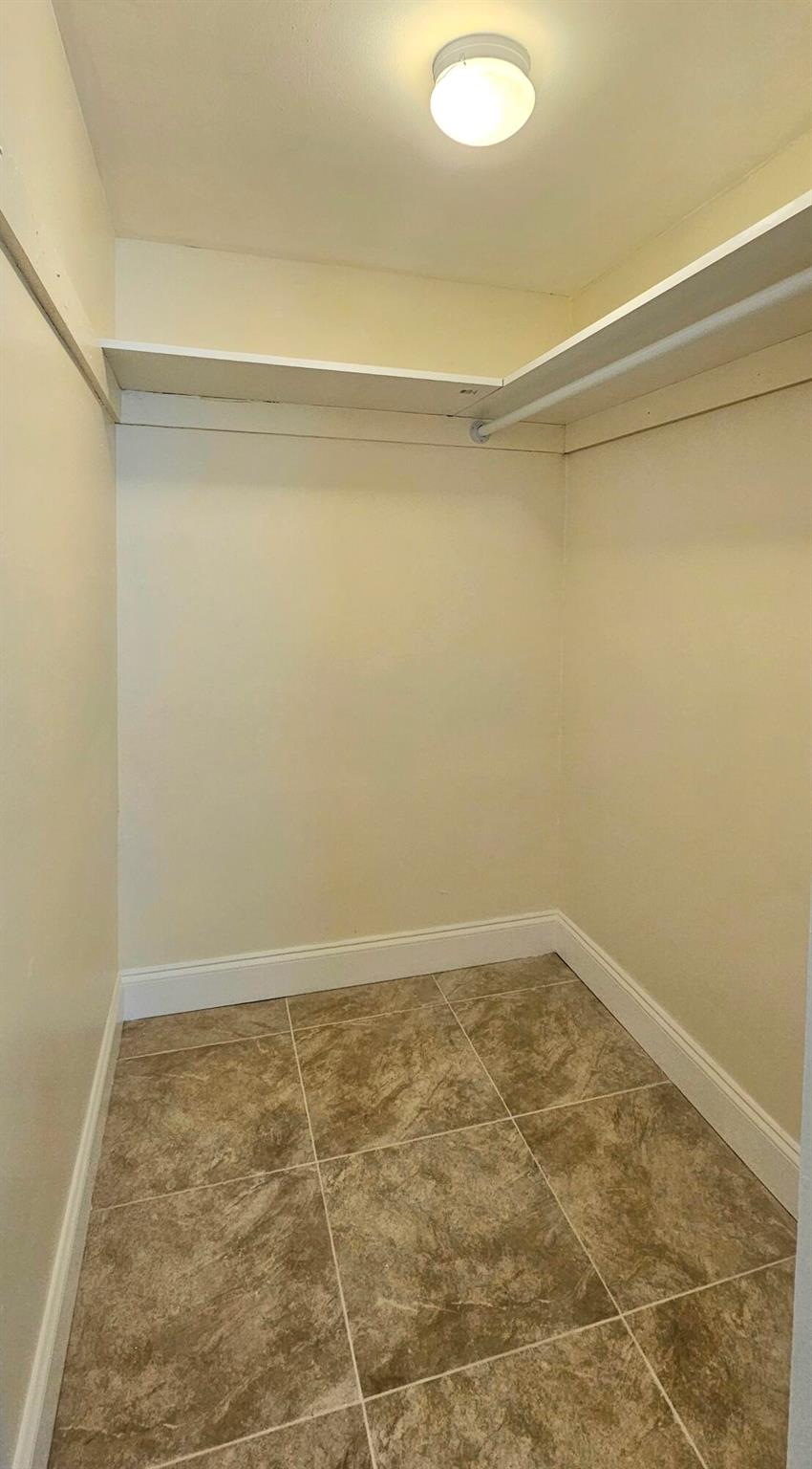 APARTMENTS AT TIMBERLAKE - Residential Lease