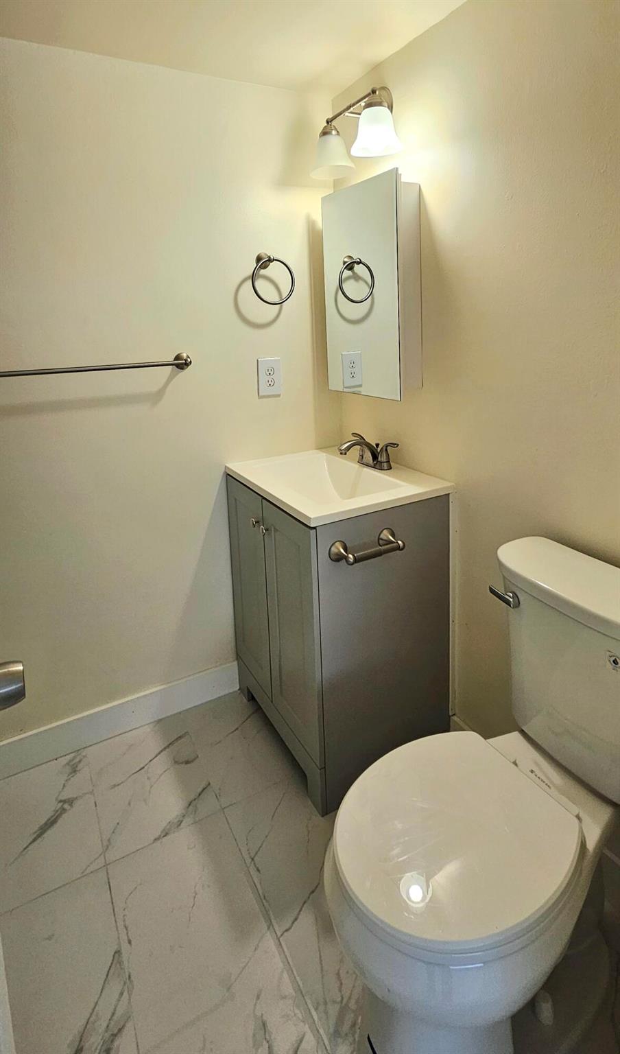 APARTMENTS AT TIMBERLAKE - Residential Lease