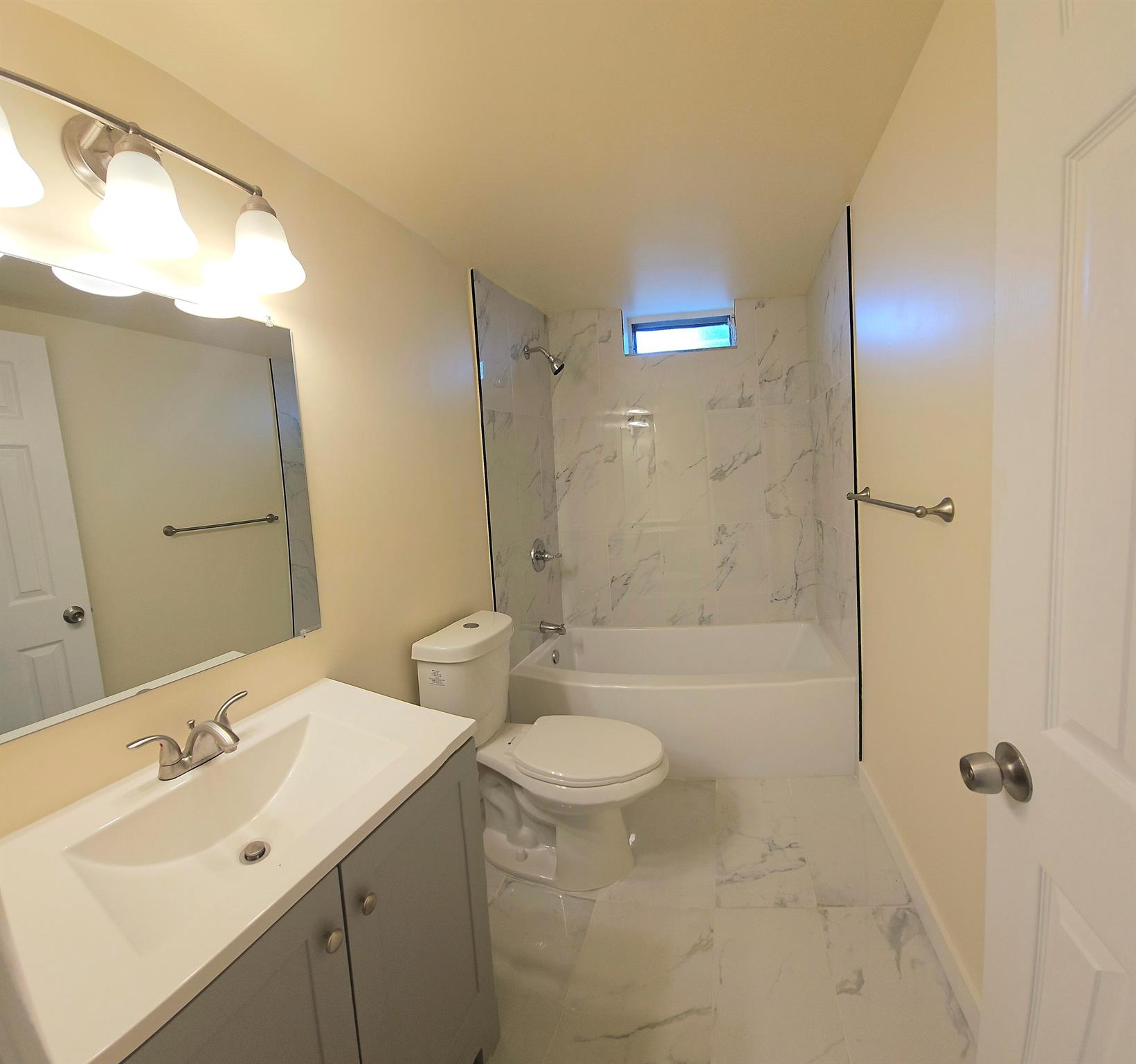 APARTMENTS AT TIMBERLAKE - Residential Lease