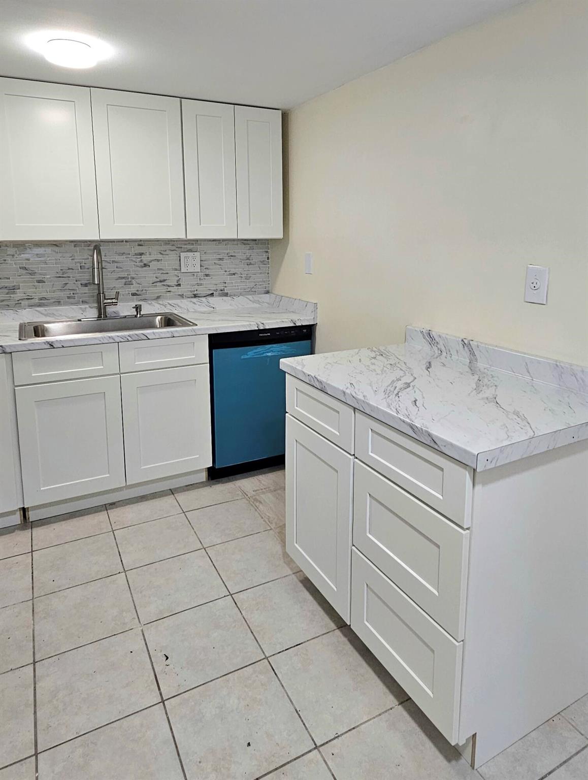 APARTMENTS AT TIMBERLAKE - Residential Lease