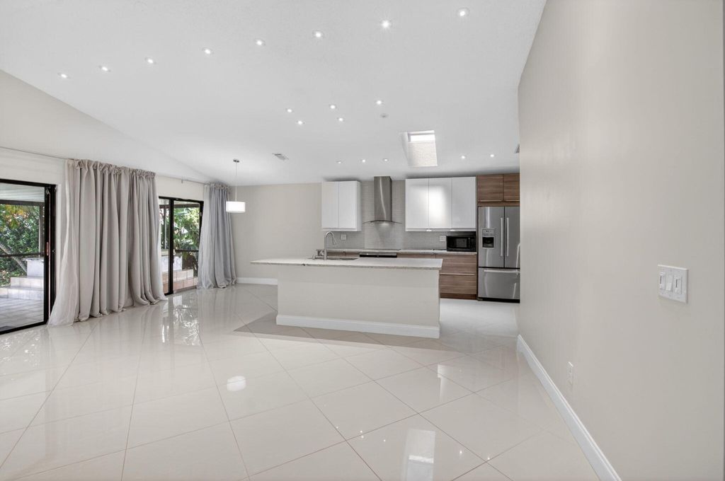 Photo of 7 Kyle Way, Boynton Beach, FL 33426 (MLS # B26023486)