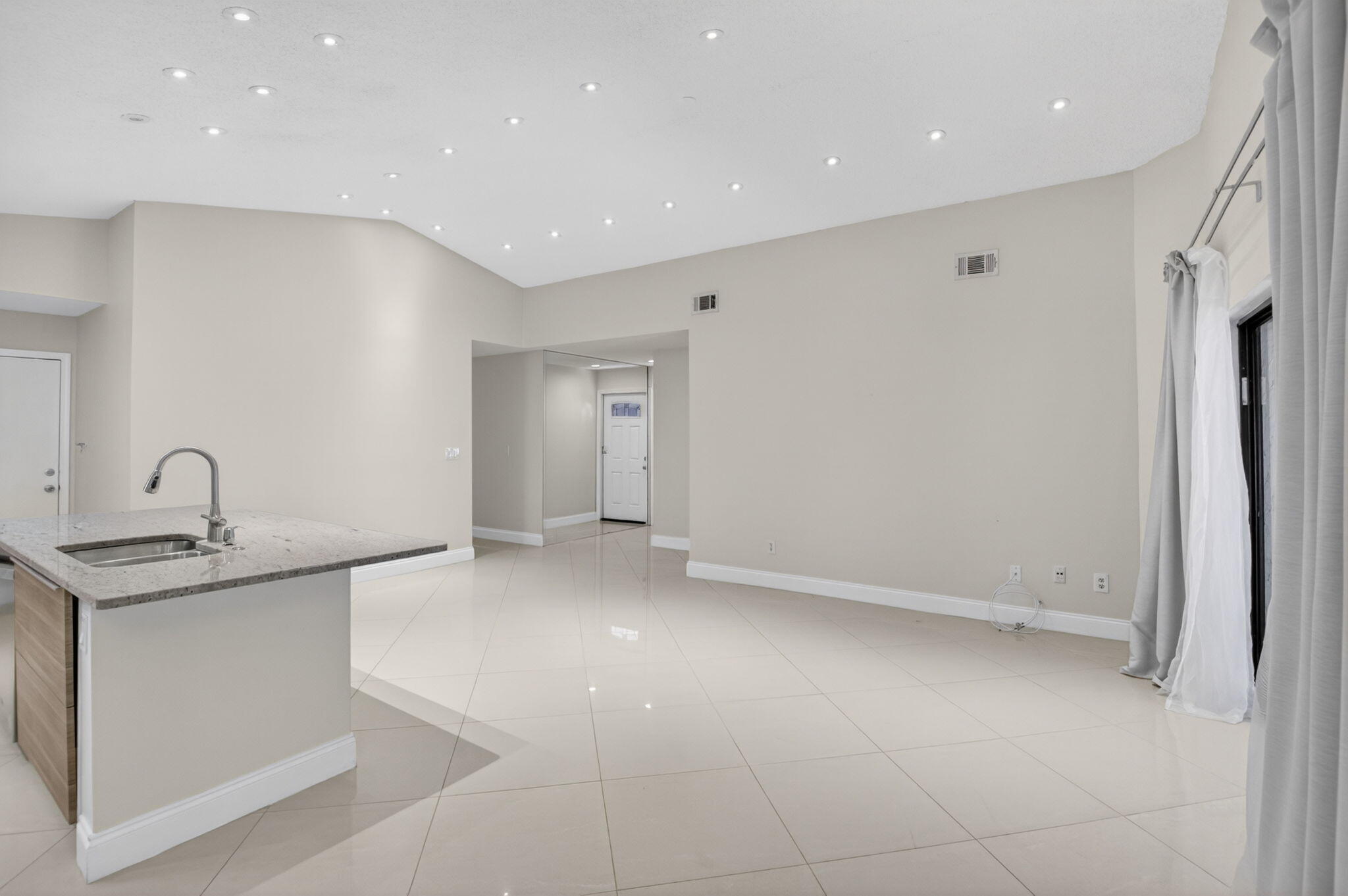 BOYNTON LAKES 4 - Residential