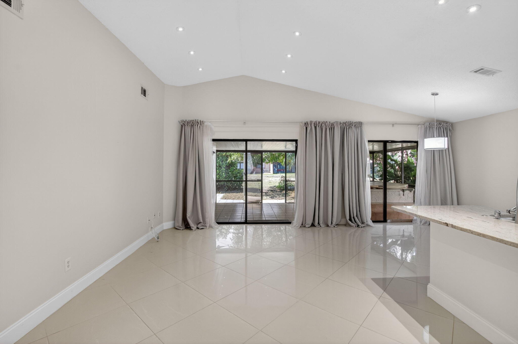BOYNTON LAKES 4 - Residential