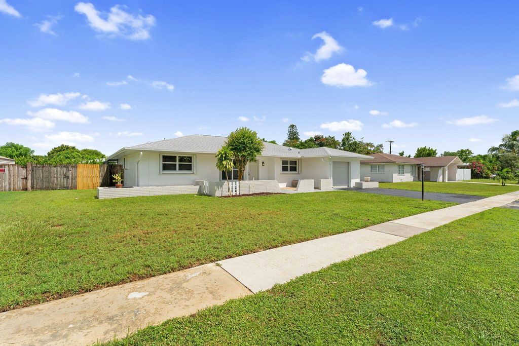 Photo of 782 Carissa Drive, Royal Palm Beach, FL 33411 (MLS # R11120262)