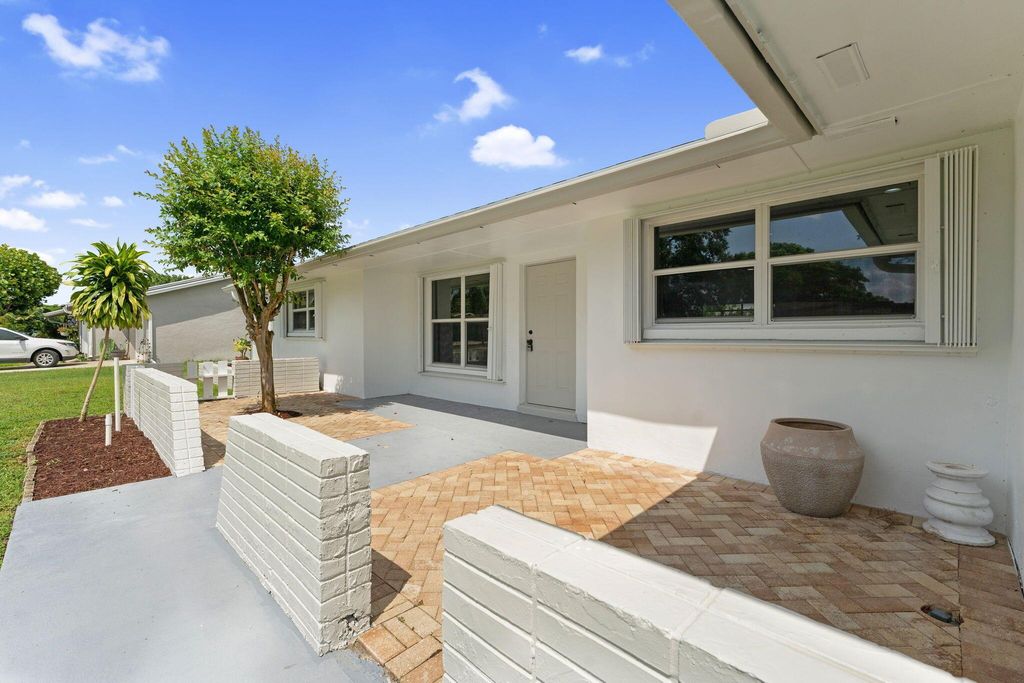 Photo of 782 Carissa Drive, Royal Palm Beach, FL 33411 (MLS # R11120262)