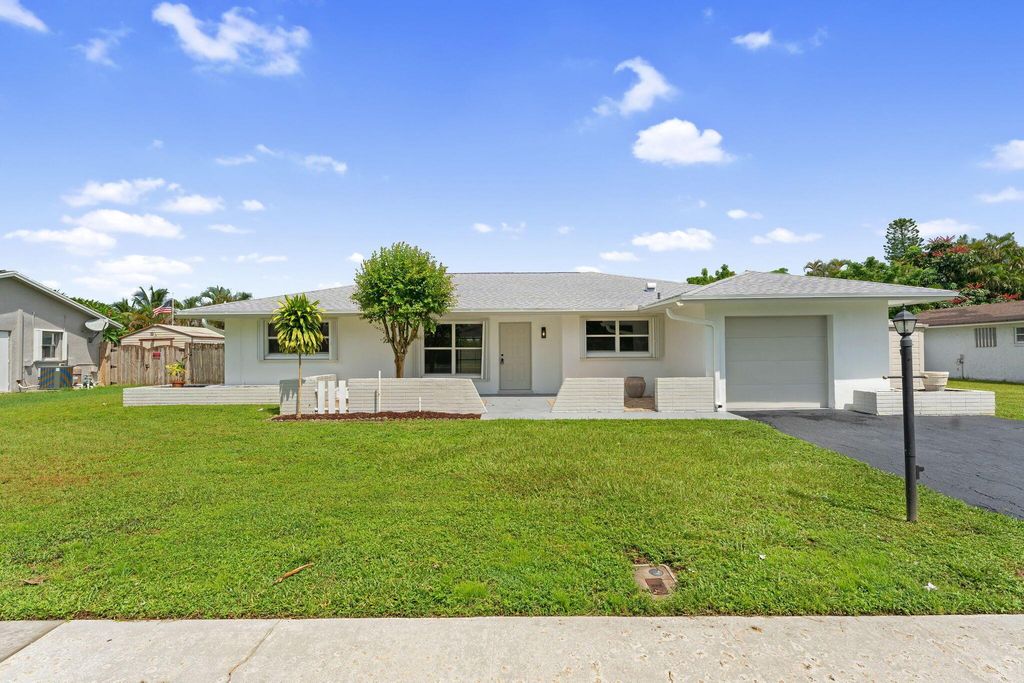 Photo of 782 Carissa Drive, Royal Palm Beach, FL 33411 (MLS # R11120262)