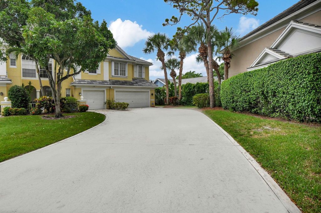 Photo of 5469 Grand Park Place, Boca Raton, FL 33486 (MLS # R11103516)