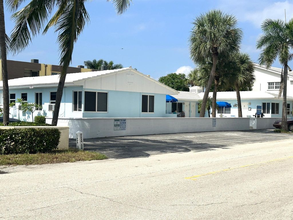 Photo of 101 Linda Lane #25, Palm Beach Shores, FL 33404 (MLS # R10952343)