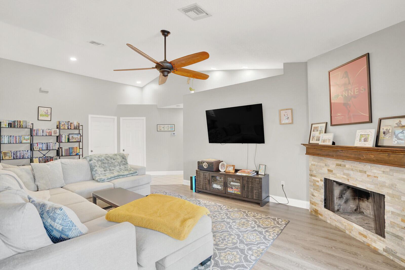 GREENVIEW SHORES - Residential