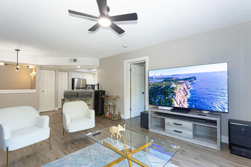 This beautiful 2/2 condo is fully remodeled and centrally located near I-95, the Turnpike, CityPlace, and the beach. It features a granite kitchen, an attached garage, and fantastic amenities like a pool, tennis courts, and a gym. Enjoy a relaxed, luxury lifestyle with charming balcony views and all conveniences at your fingertips. Plus, there's a special offer: if you pay the full price of $2,200, you only need to move in with just the first month's payment Limit time offer