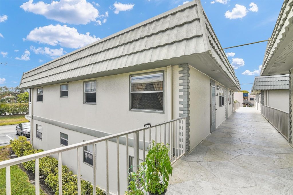 Photo of 220 Flanders #220, Delray Beach, FL 33484 (MLS # F10552152)