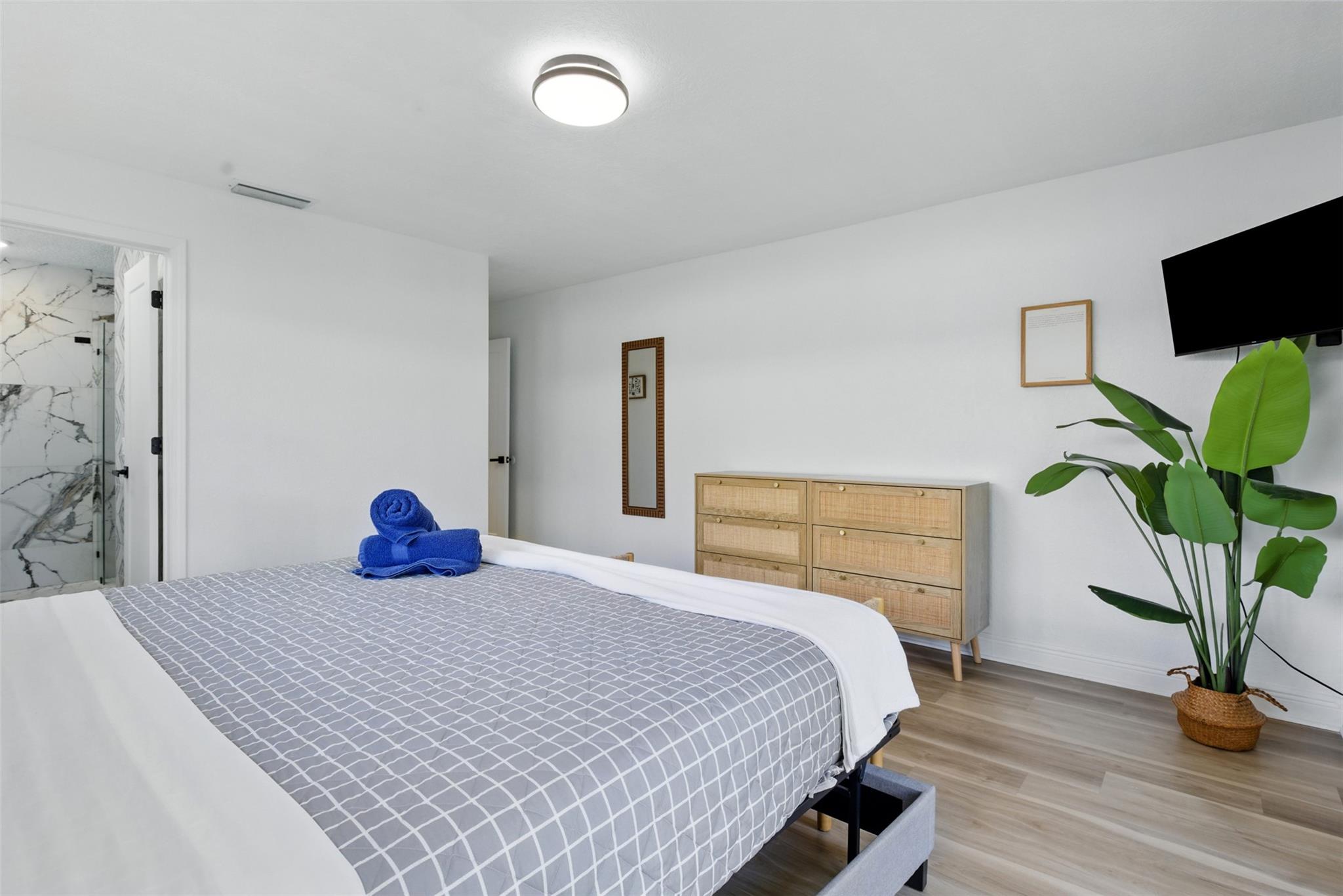 IMPERIAL POINT 2 SEC - Residential