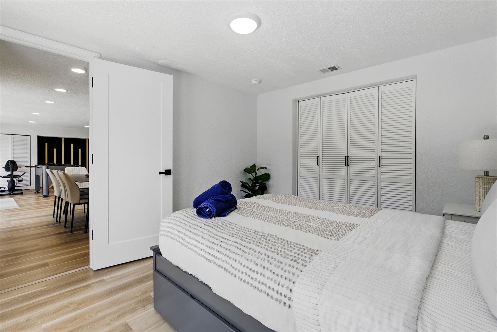 IMPERIAL POINT 2 SEC - Residential