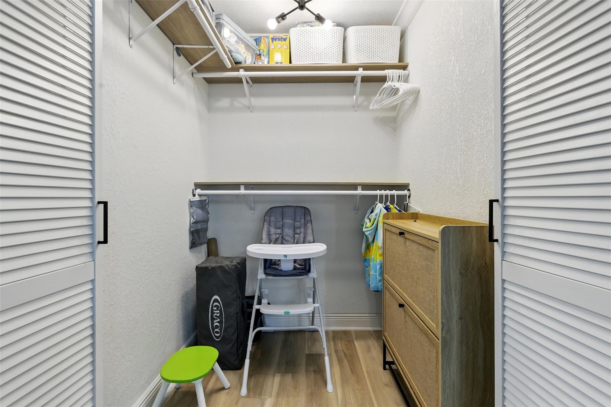 IMPERIAL POINT 2 SEC - Residential