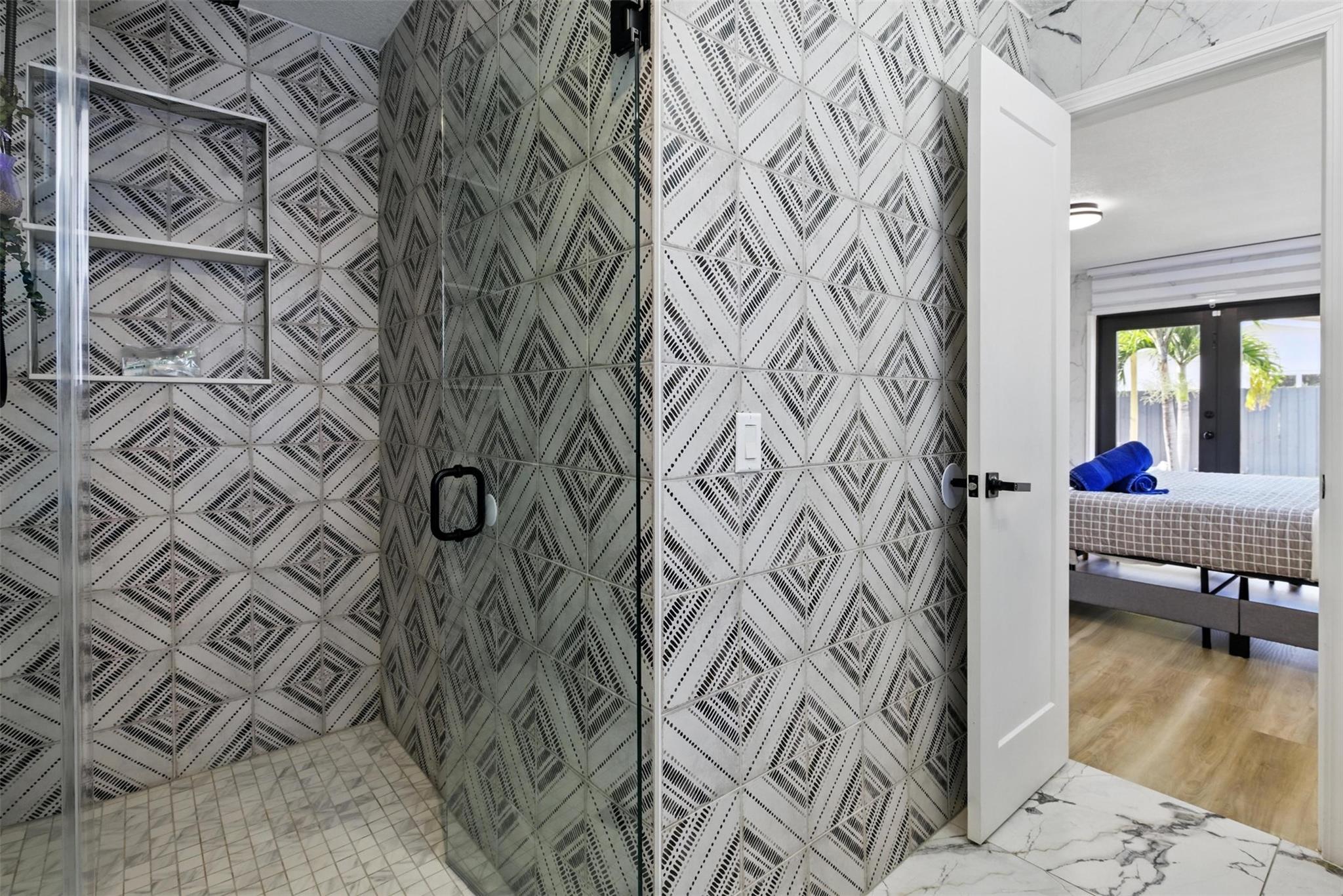 IMPERIAL POINT 2 SEC - Residential