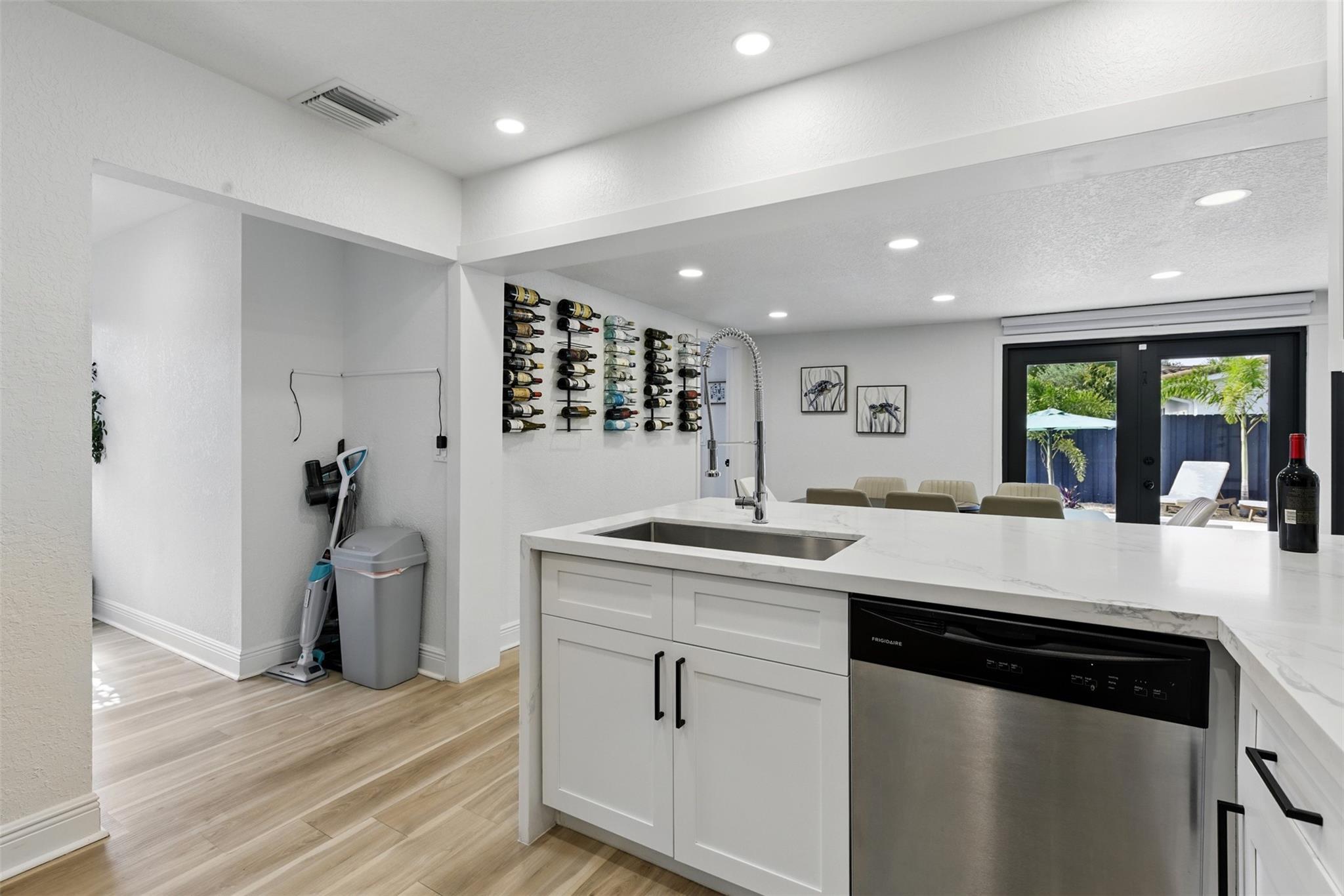 IMPERIAL POINT 2 SEC - Residential