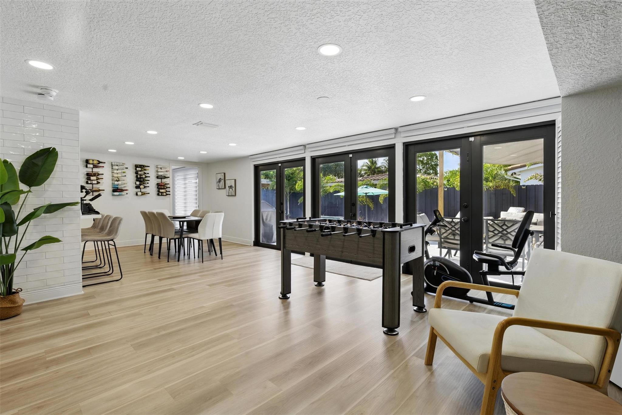 IMPERIAL POINT 2 SEC - Residential