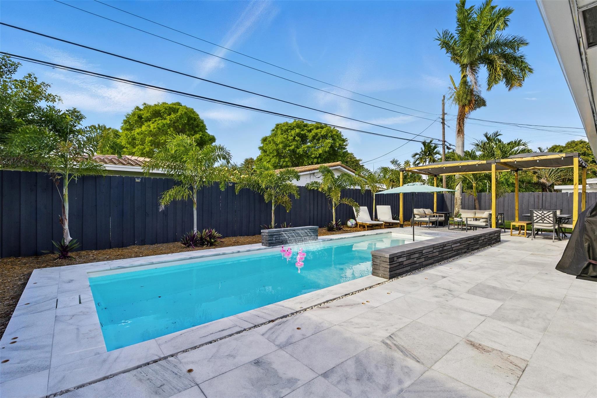 IMPERIAL POINT 2 SEC - Residential