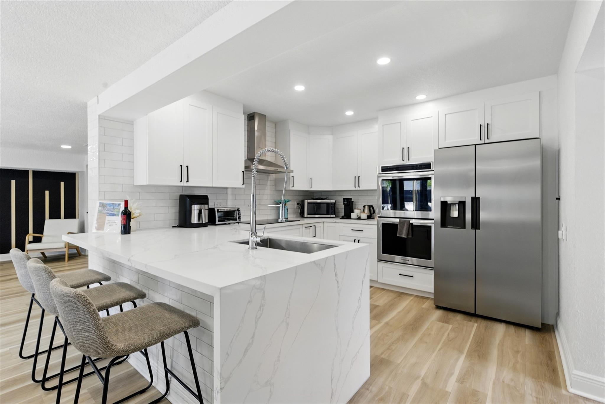 IMPERIAL POINT 2 SEC - Residential