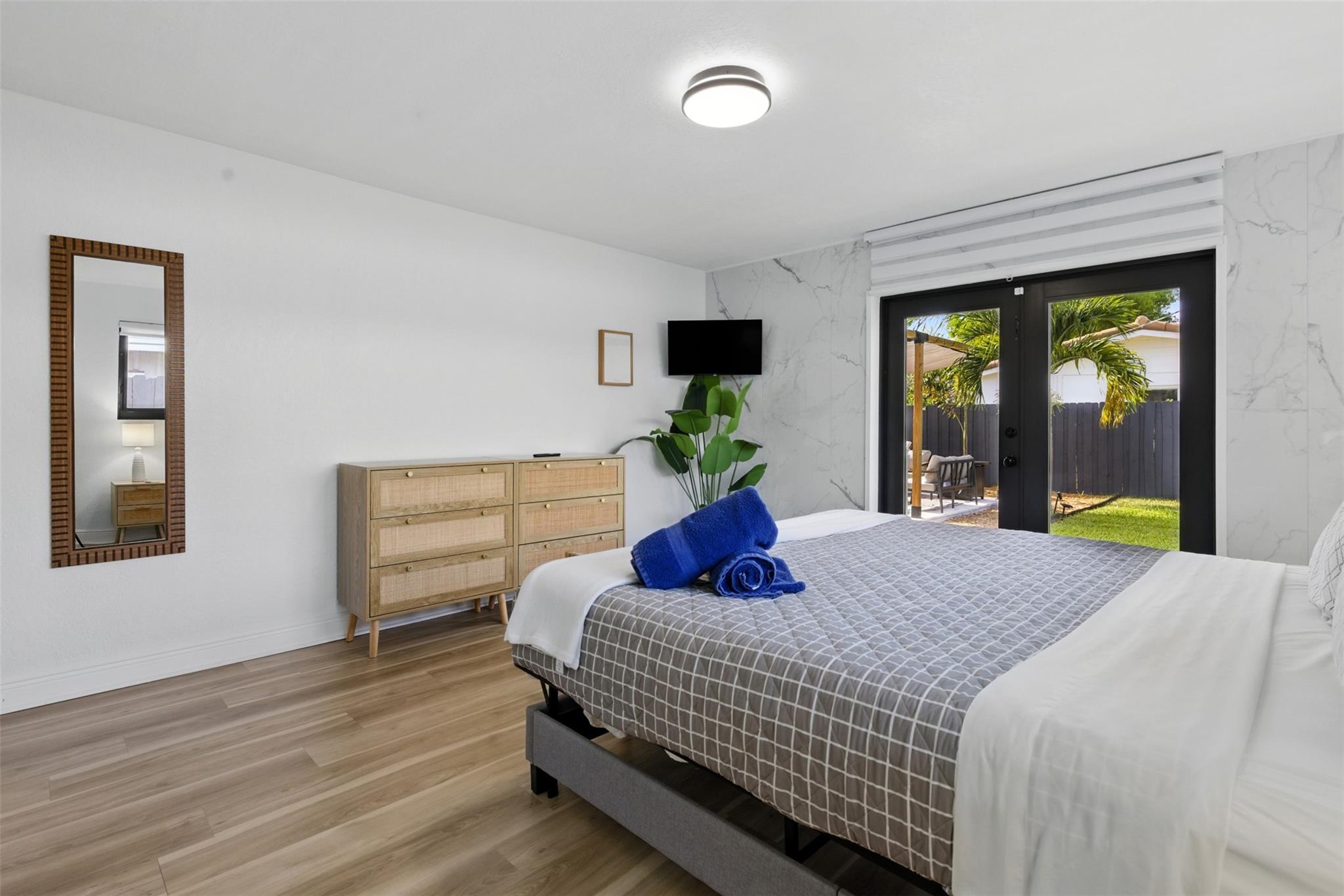 IMPERIAL POINT 2 SEC - Residential