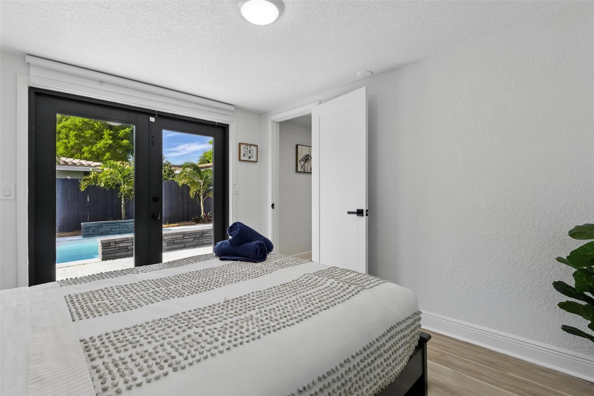 IMPERIAL POINT 2 SEC - Residential