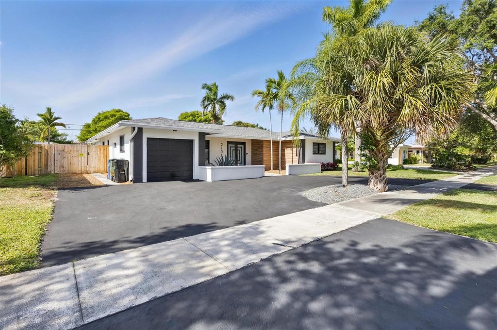 Photo of 2105 NE 62nd St, Fort Lauderdale, FL 33308 (MLS # F10533690)
