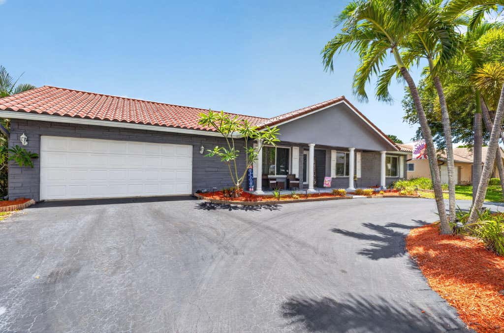 Photo of 1940 SW 73rd Avenue, Plantation, FL 33317 (MLS # B26045148)