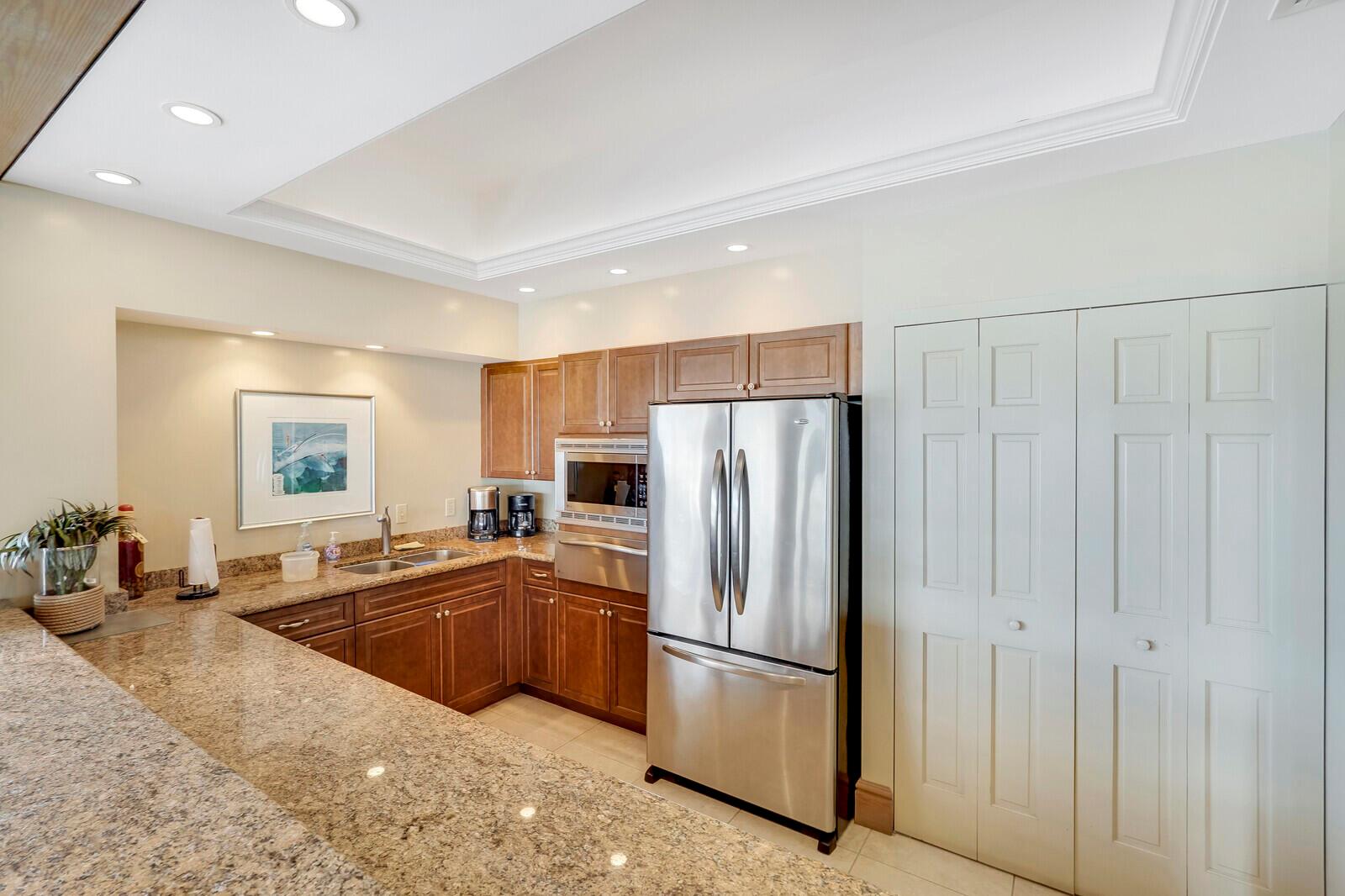 OAK HARBOUR CONDOS - Residential