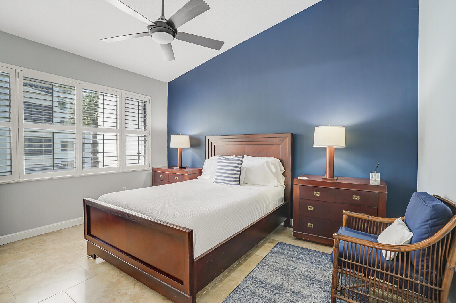 OAK HARBOUR CONDOS - Residential