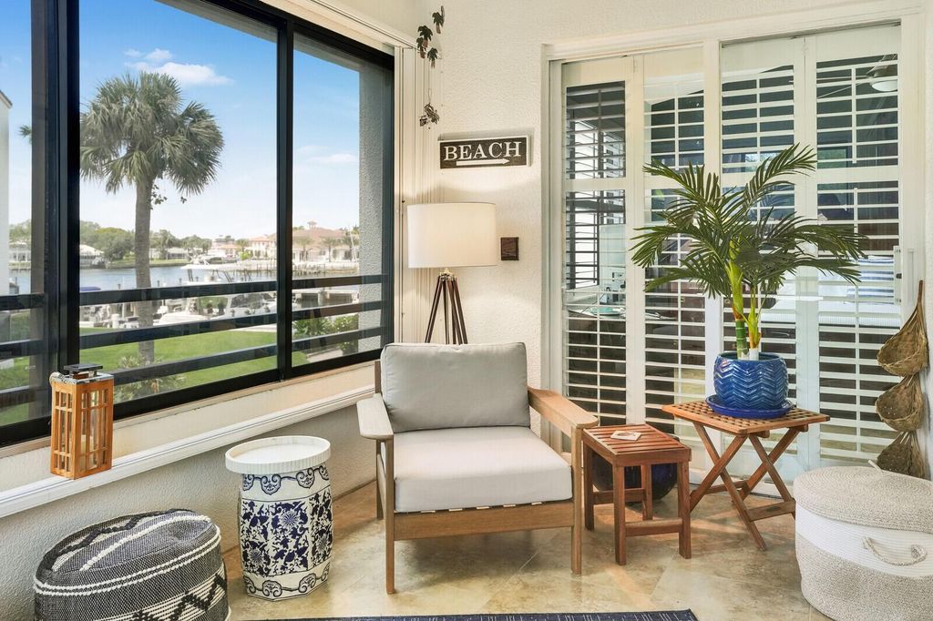 Photo of 821 Oak Harbour Drive, Juno Beach, FL 33408 (MLS # R11082333)