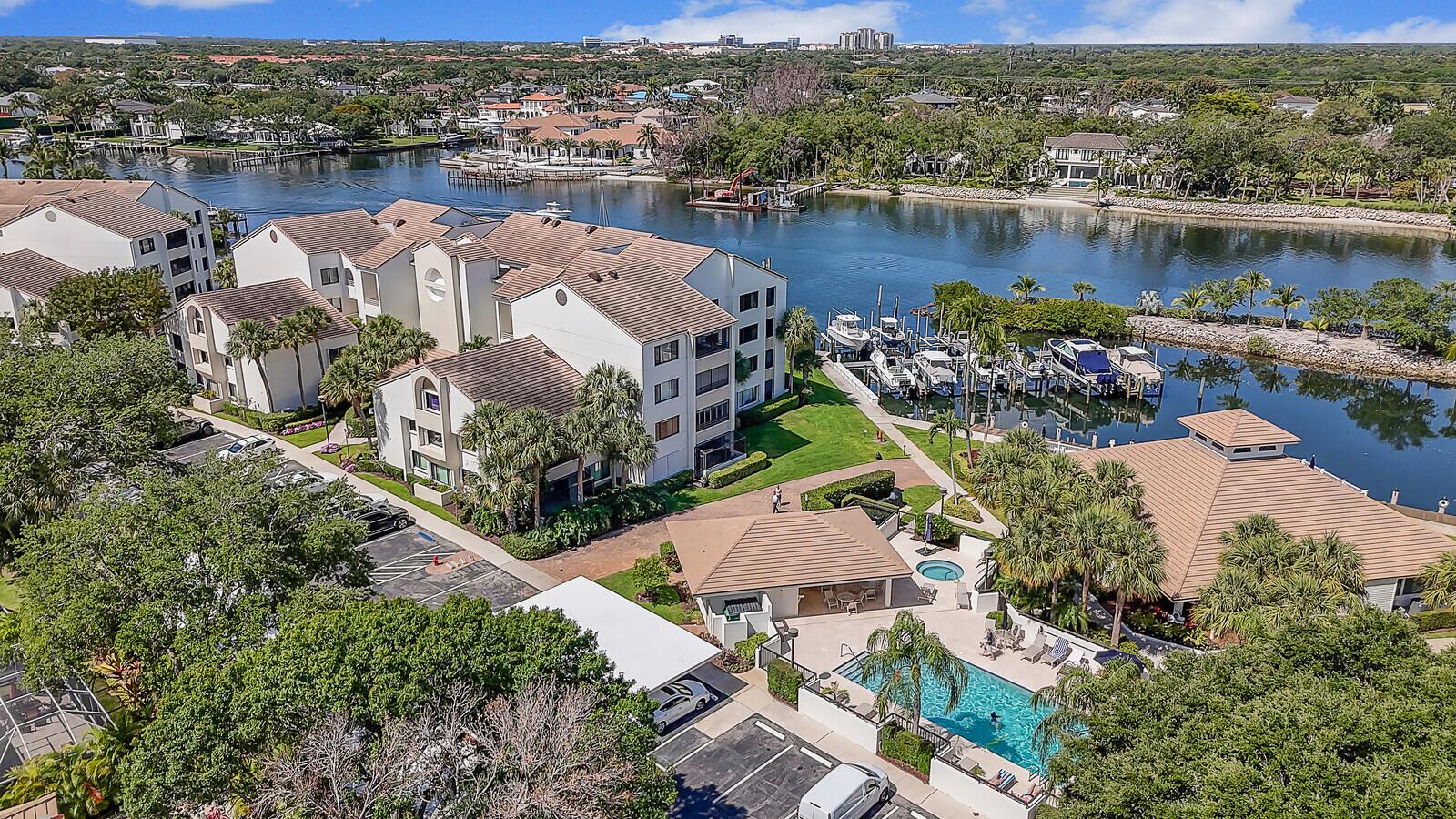 OAK HARBOUR CONDOS - Residential