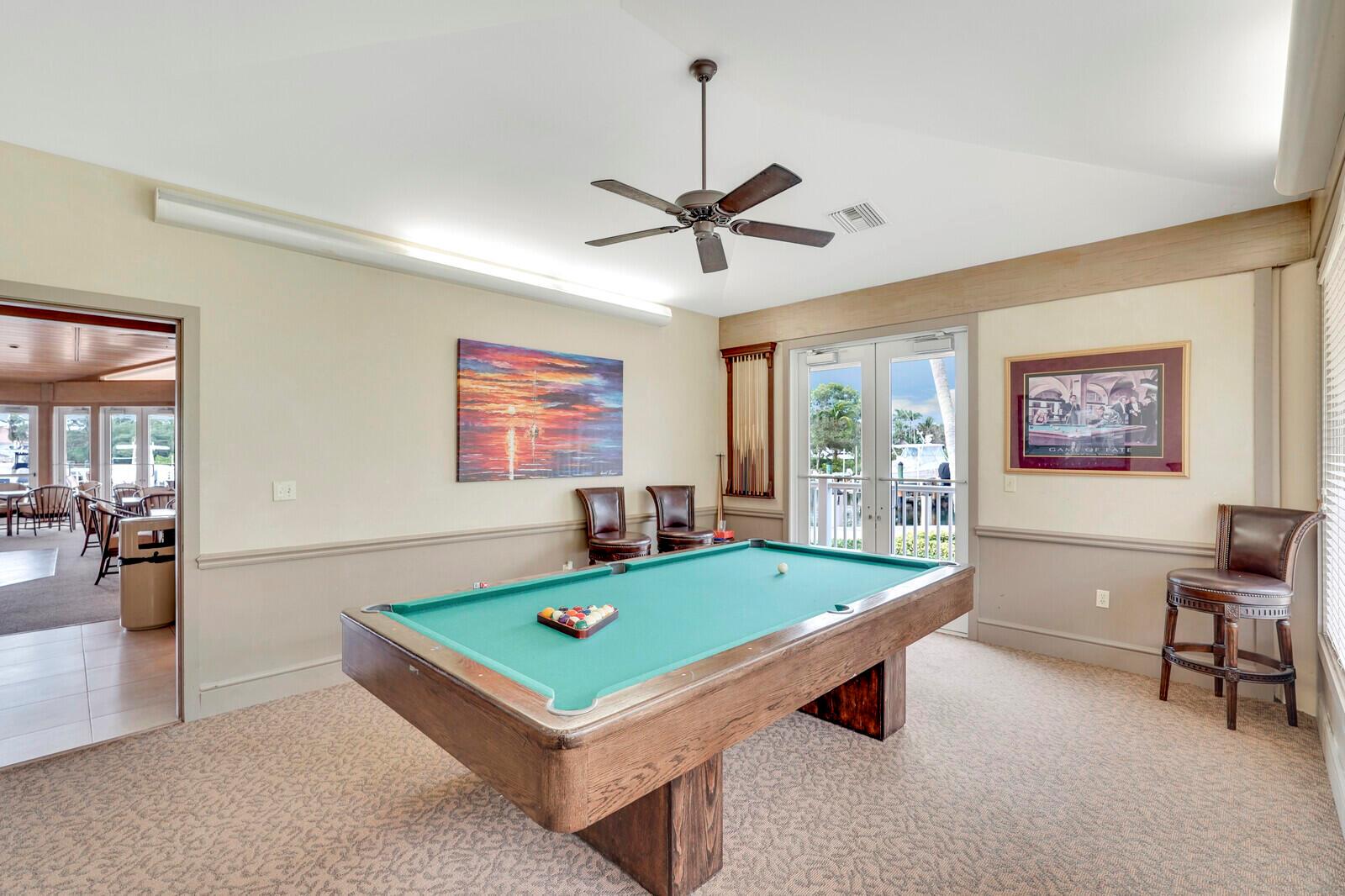 OAK HARBOUR CONDOS - Residential